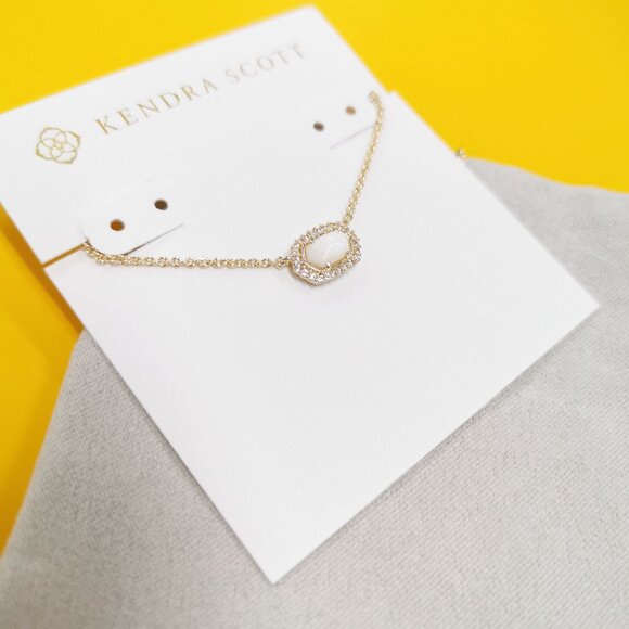 Kendra Scott Chelsea Gold White Pearl Necklace - Picture 2 of 4